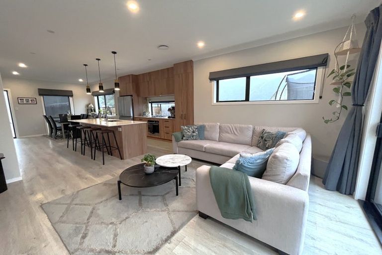 Photo of property in 8 Balmerino Lane, Wallaceville, Upper Hutt, 5018