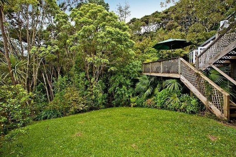 Photo of property in 154 Chelsea View Drive, Chatswood, Auckland, 0626