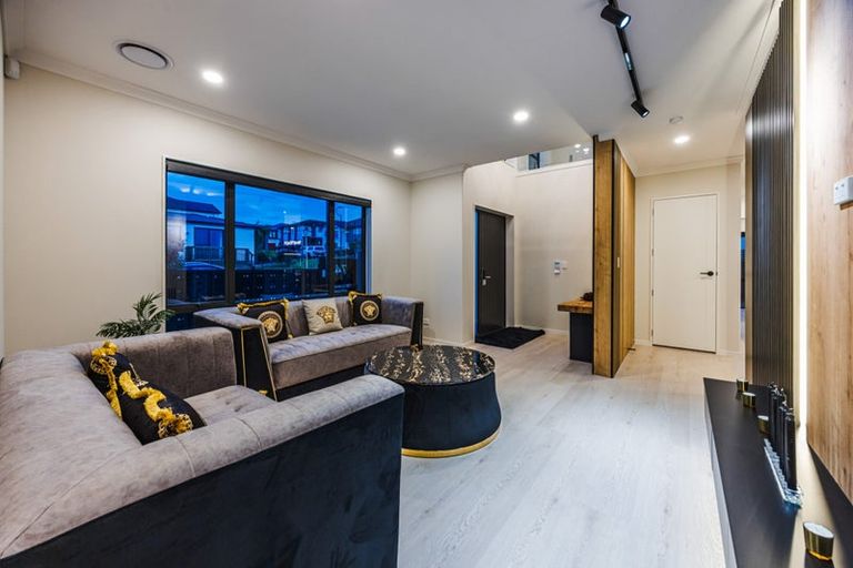 Photo of property in 74 Tir Conaill Avenue, Flat Bush, Auckland, 2019