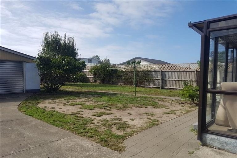 Photo of property in 55 Bickerton Street, Wainoni, Christchurch, 8061