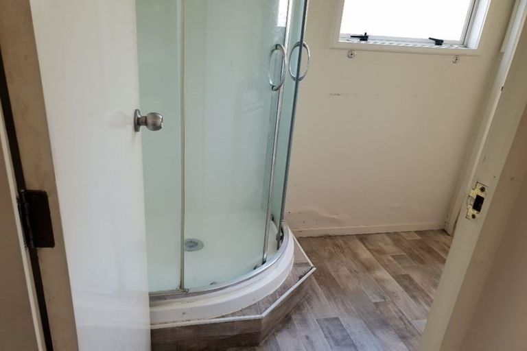 Photo of property in 80p Tirimoana Road, Te Atatu South, Auckland, 0602