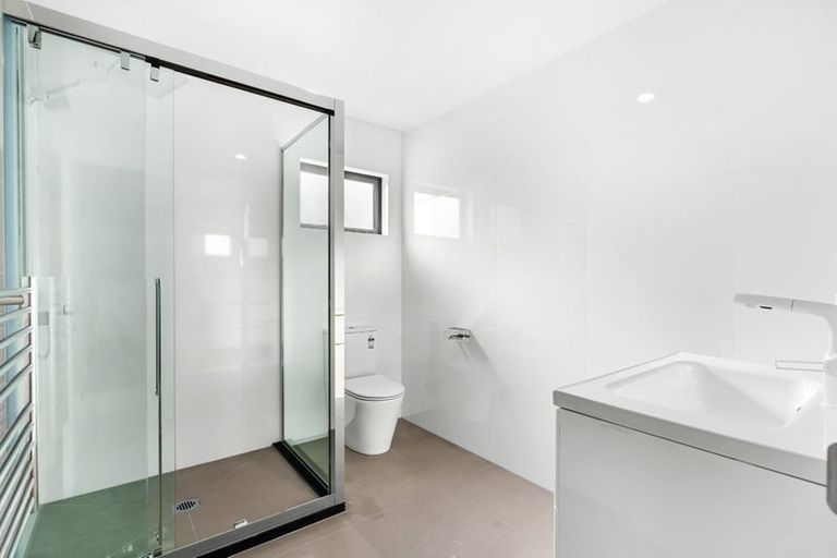 Photo of property in 6a Auburn Avenue, Upper Riccarton, Christchurch, 8041