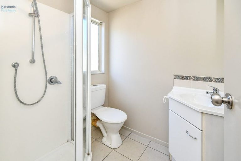 Photo of property in 2 Carisbrook Crescent, Papakura, 2110