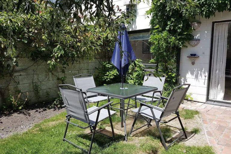 Photo of property in 2/12 Shrewsbury Street, Merivale, Christchurch, 8014