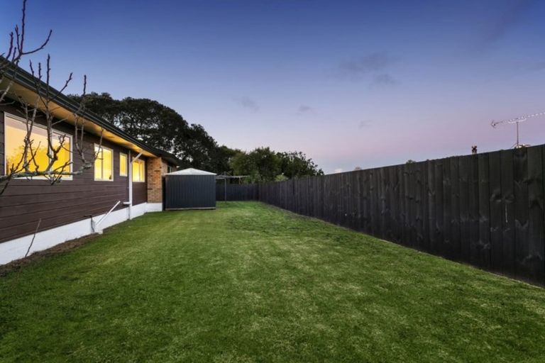 Photo of property in 86 William Bayes Place, Red Beach, 0932