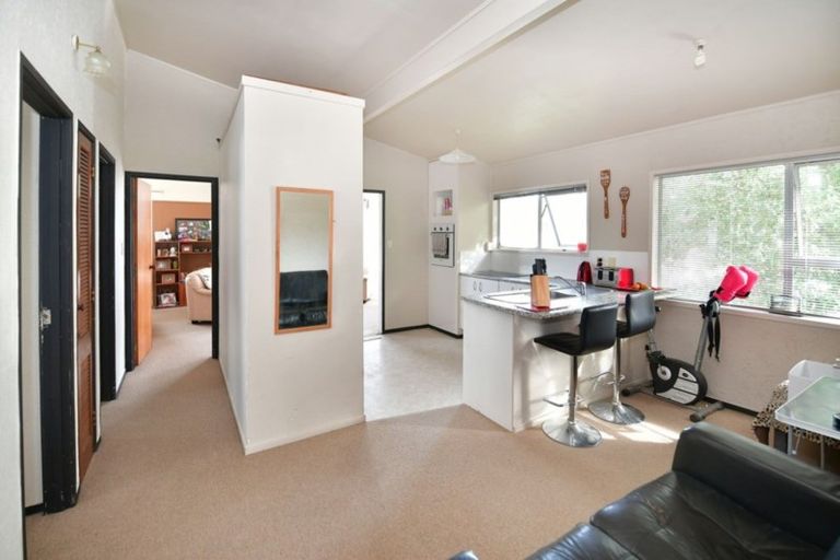 Photo of property in 6 William Hadlow Place, Hatfields Beach, Orewa, 0931