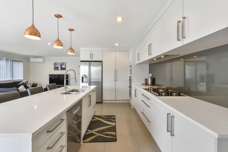 Photo of property in 61 Turnberry Drive, Wattle Downs, Auckland, 2103