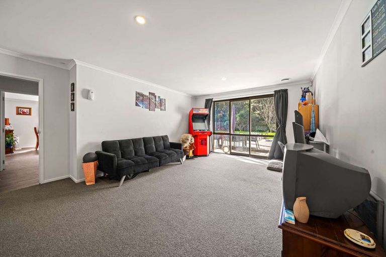 Photo of property in 296 Forest Hill Road, Waiatarua, Auckland, 0612