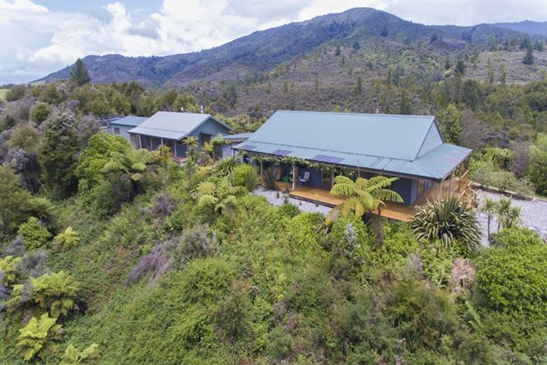 Photo of property in 83 Pupu Springs Road, 83 Pupu Springs Road, Takaka, 7183