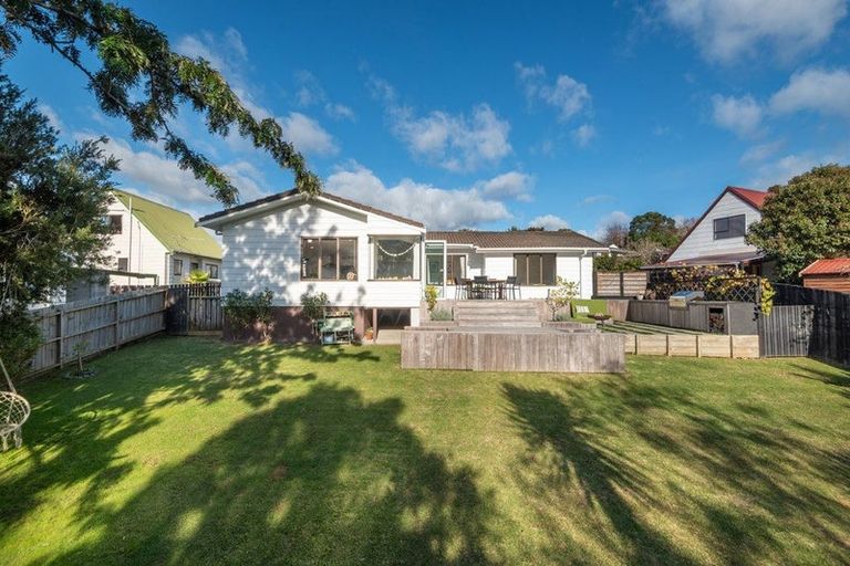 Photo of property in 9 Glendawn Place, Bayview, Auckland, 0629