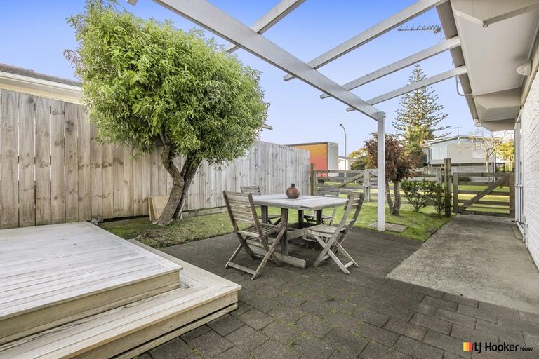 Photo of property in 18 Waterlea Avenue, Mangere Bridge, Auckland, 2022