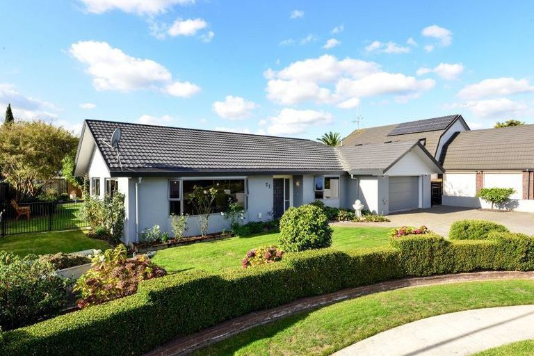 Photo of property in 21 Burn-murdoch Street, St Andrews, Hamilton, 3200