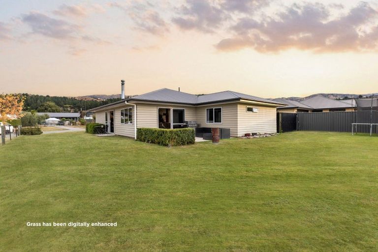 Photo of property in 2 Criffel Place, Luggate, Wanaka, 9383