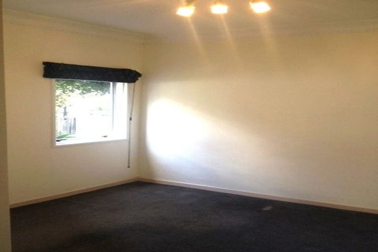Photo of property in 8 Eclipse Place, Half Moon Bay, Auckland, 2012