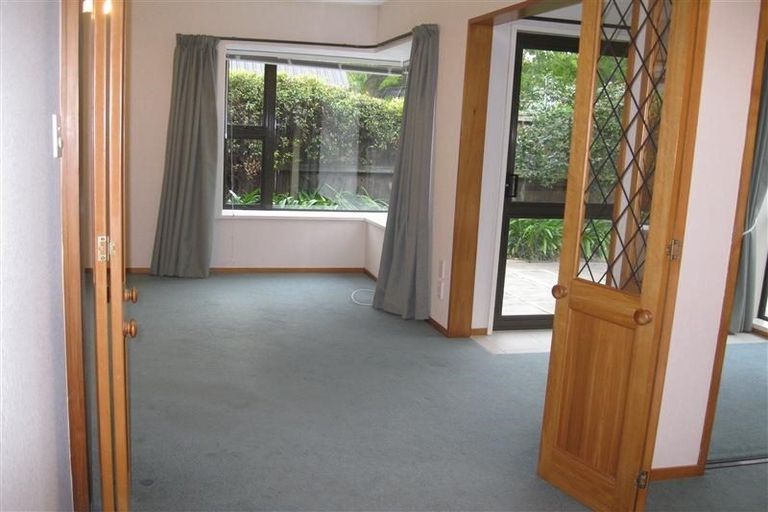 Photo of property in 1/251 Memorial Avenue, Burnside, Christchurch, 8053