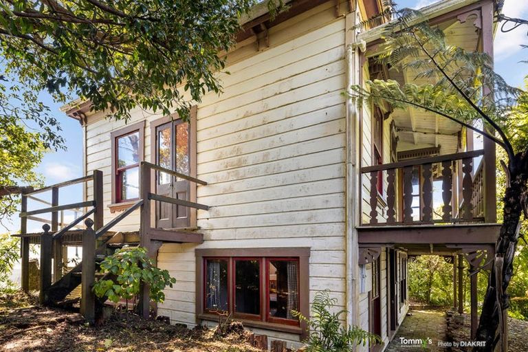 Photo of property in 4 Governor Road, Northland, Wellington, 6012