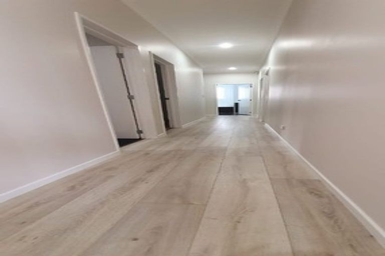 Photo of property in 28 Koroheke Road, Takanini, 2110