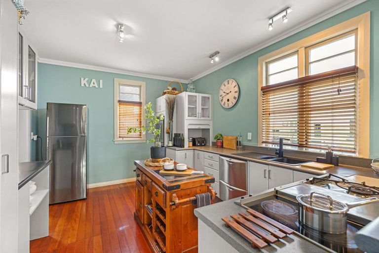 Photo of property in 16 Avon Street, Rongotea, 4476