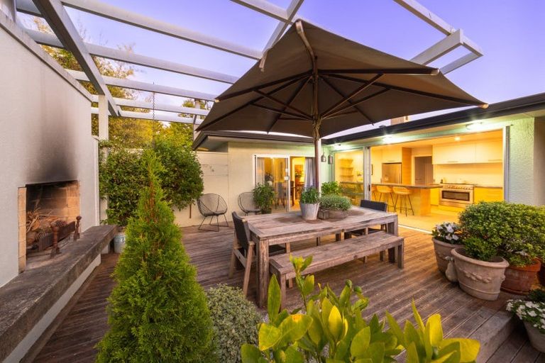 Photo of property in 98 Jickell Street, Hokowhitu, Palmerston North, 4410