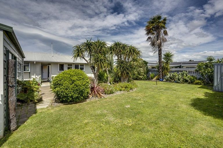 Photo of property in 32 Skerrett Crescent, Tamatea, Napier, 4112