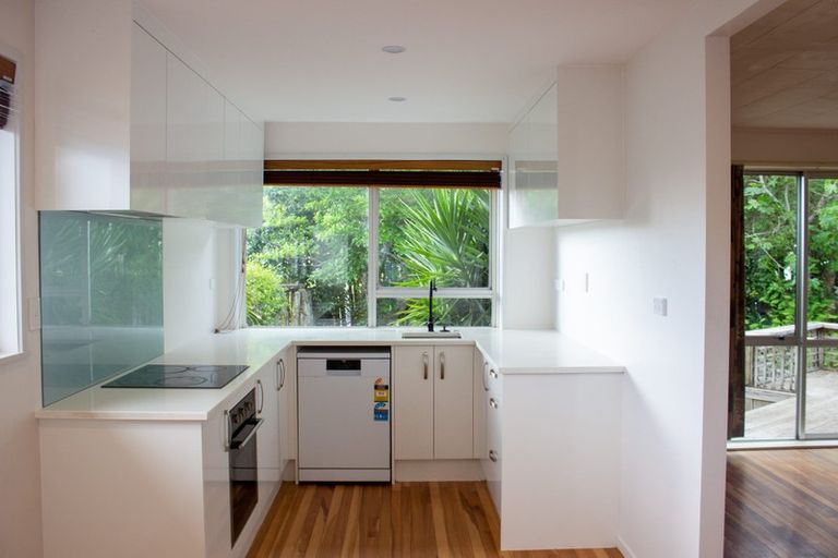 Photo of property in 20 Spencer Road, Pinehill, Auckland, 0632