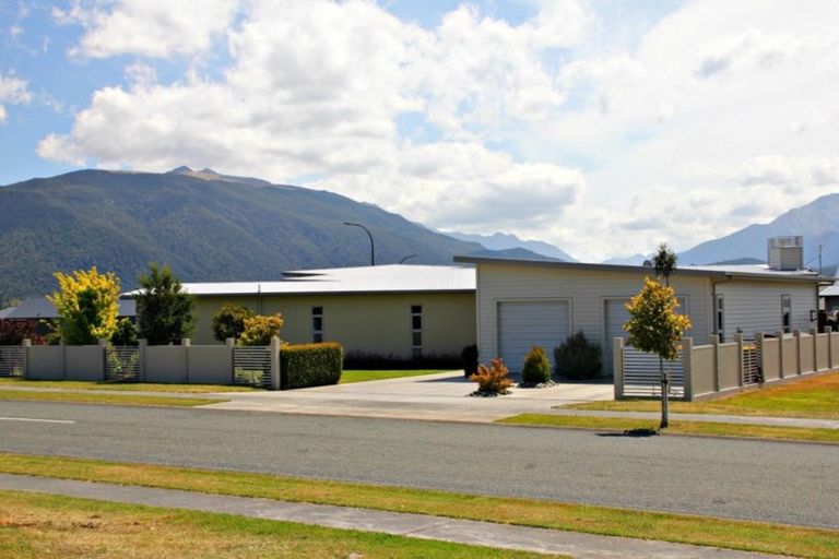 Photo of property in 84 Howden Street, Te Anau, 9600
