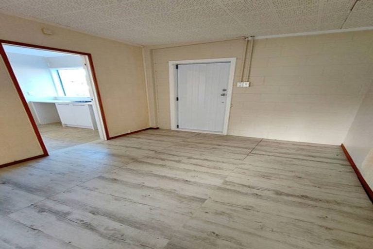 Photo of property in 14 Chelsea View Drive, Chatswood, Auckland, 0626