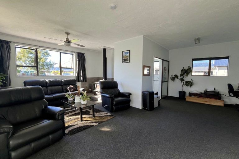 Photo of property in 9 Menzies Street, Westport, 7825