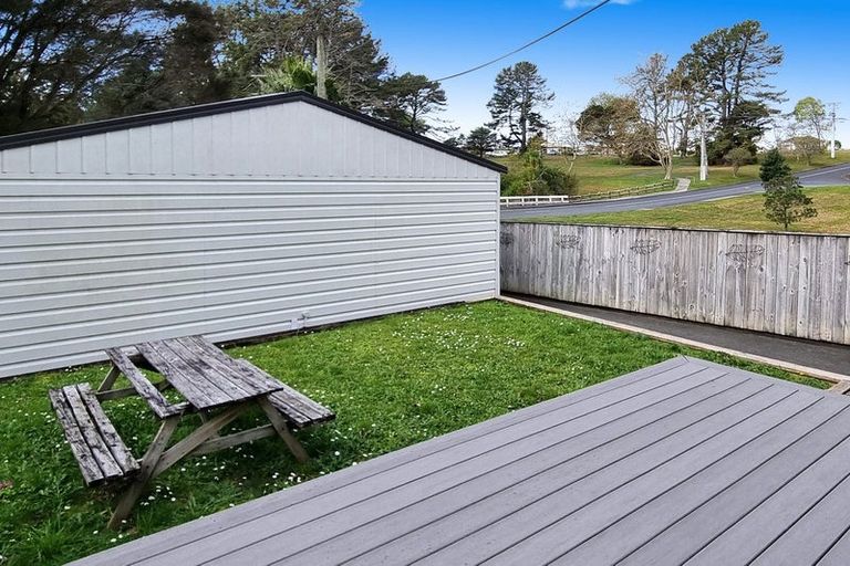 Photo of property in 17 Spargo Road, Massey, Auckland, 0614