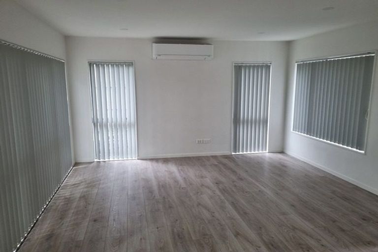 Photo of property in 63a Archibald Road, Kelston, Auckland, 0602