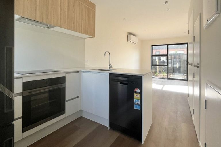 Photo of property in 9/60 Selo Street, Glen Eden, Auckland, 0602