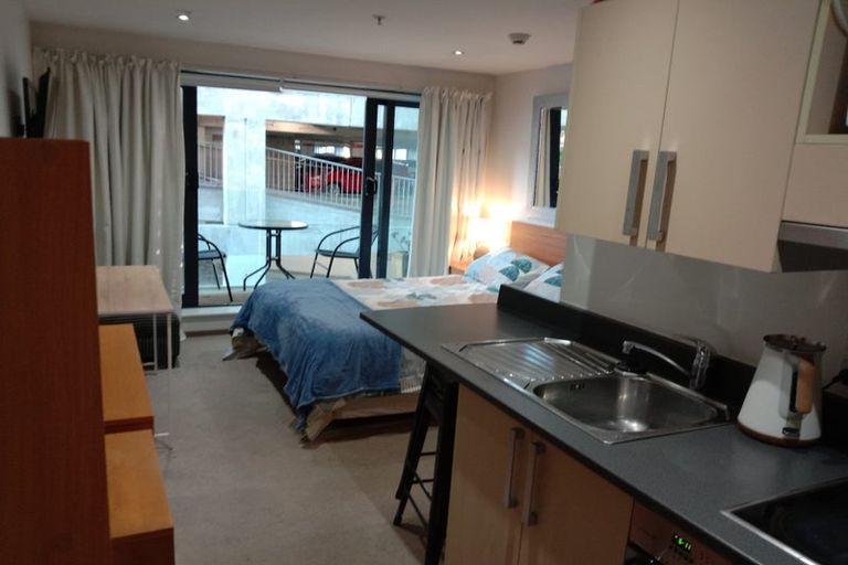 Photo of property in Dual Apartments, 108/142 Vivian Street, Te Aro, Wellington, 6011