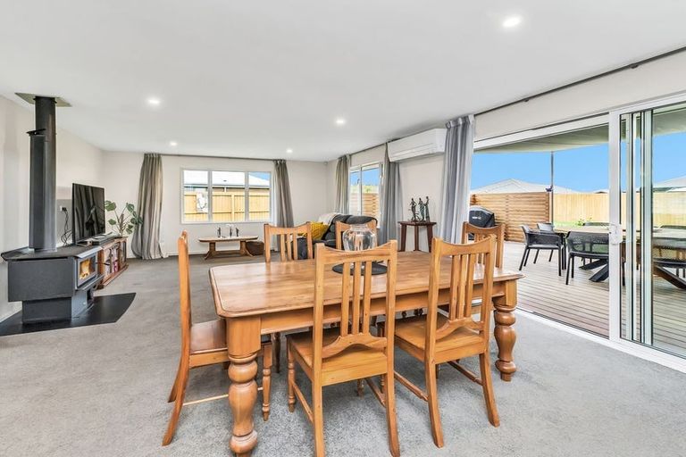 Photo of property in 30 Burnham School Road, Rolleston, 7614