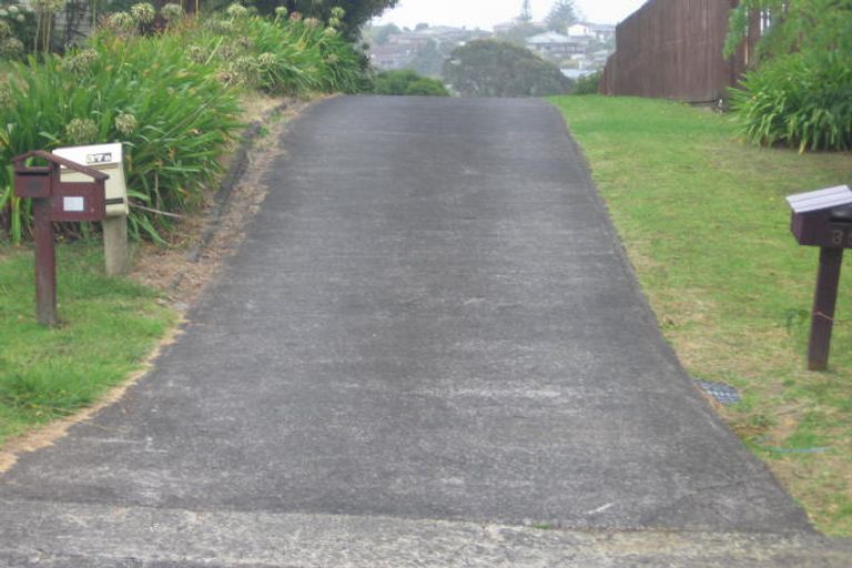 Photo of property in 1/37 Chequers Avenue, Glenfield, Auckland, 0629