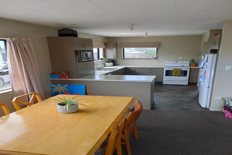 Photo of property in 1a Silvan Place, Bell Block, New Plymouth, 4312