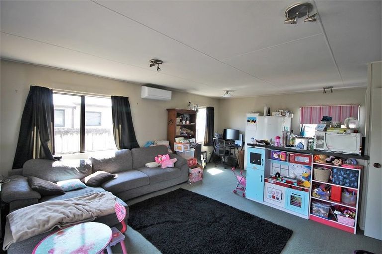 Photo of property in 6 Taksan Place, Pukete, Hamilton, 3200