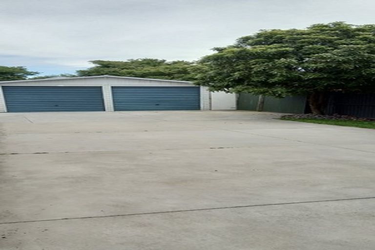 Photo of property in 33 Bournemouth Crescent, Aranui, Christchurch, 8061