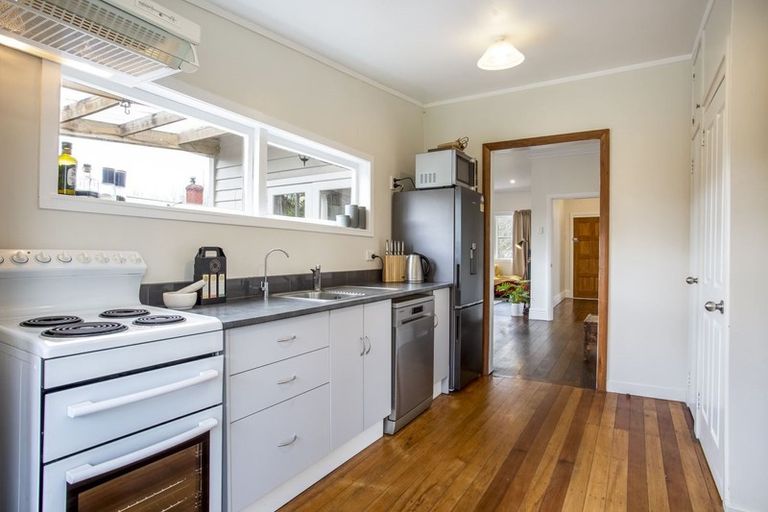 Photo of property in 43 Awaroa Road, Helensville, 0800