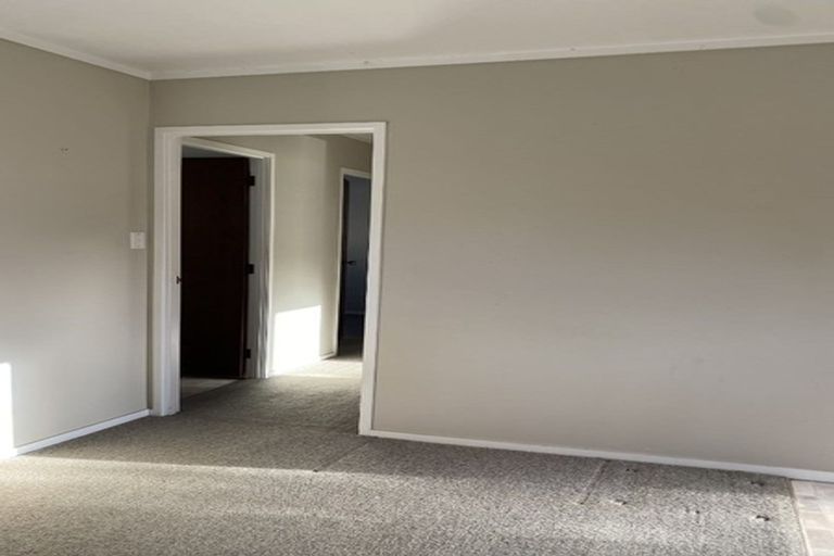 Photo of property in 2/86 Howe Street, Howick, Auckland, 2014