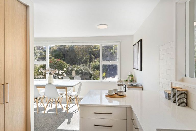 Photo of property in 136 Dyers Pass Road, Cashmere, Christchurch, 8022