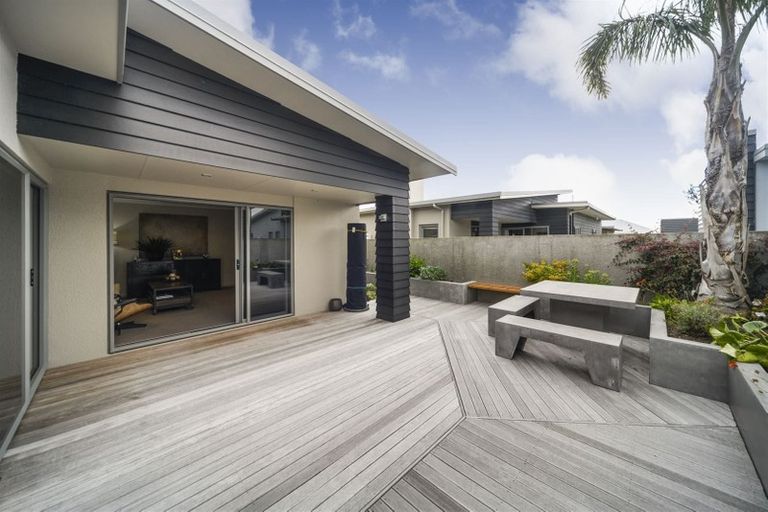 Photo of property in 25 Rosalie Terrace, Kelvin Grove, Palmerston North, 4414