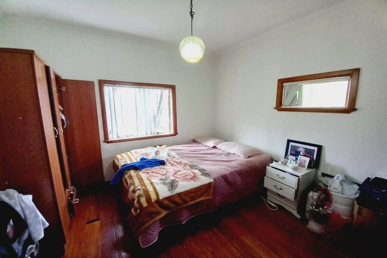 Photo of property in 137 Seabrook Avenue, New Lynn, Auckland, 0600