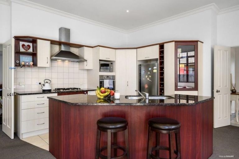 Photo of property in 5 Sayes Close, East Tamaki, Auckland, 2013