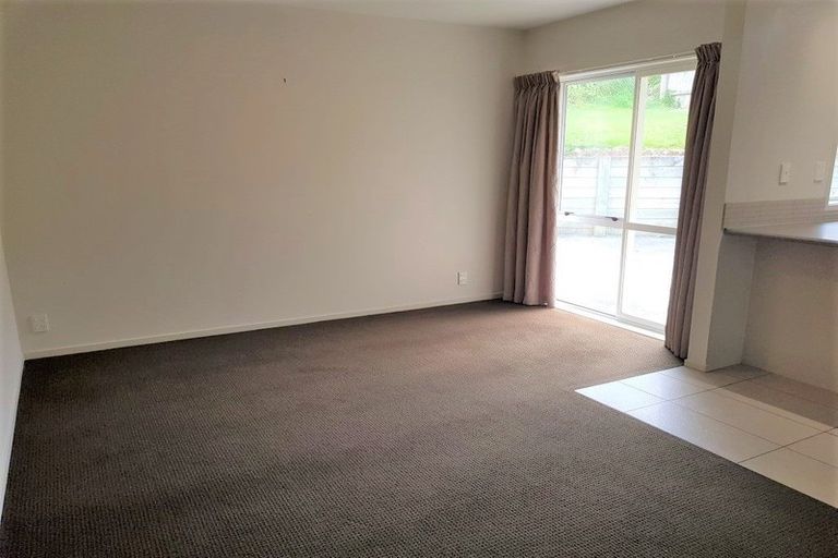 Photo of property in 48 Tongariro Drive, Aotea, Porirua, 5024