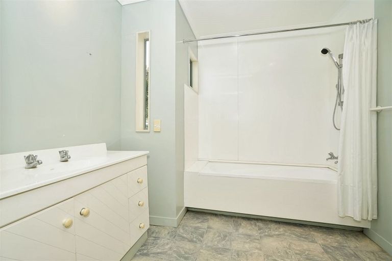 Photo of property in 11 Strata View, Western Heights, Hamilton, 3200