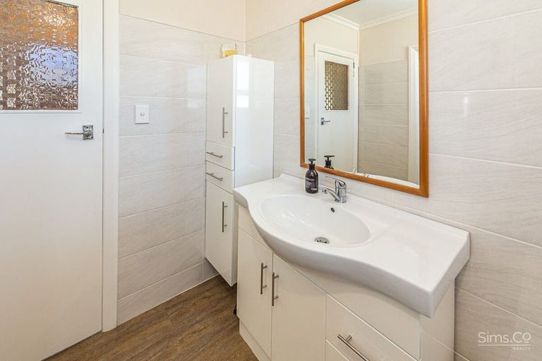 Photo of property in 34 Selwyn Crescent, College Estate, Whanganui, 4500