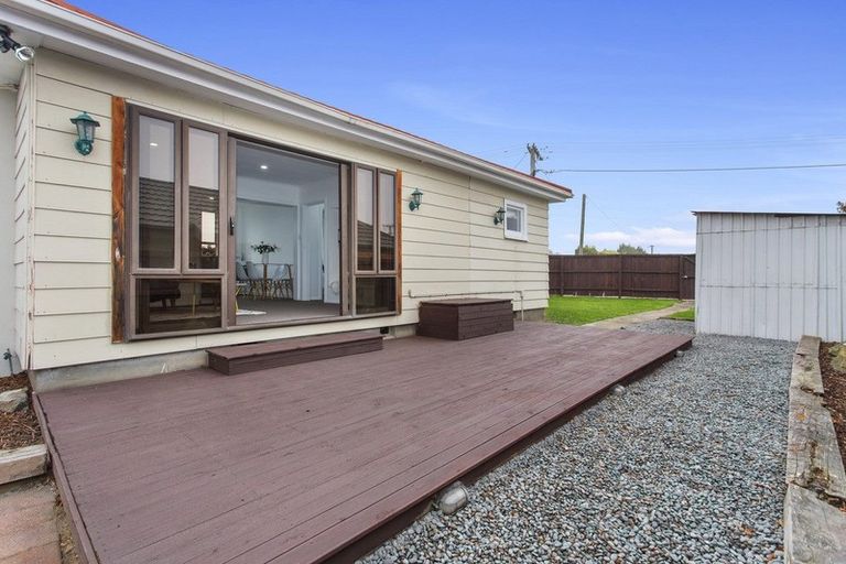 Photo of property in 2 Fulham Street, Islington, Christchurch, 8042