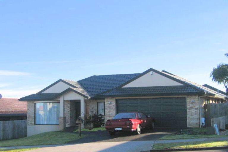 Photo of property in 65 Moyrus Crescent, East Tamaki Heights, Auckland, 2016