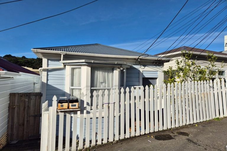 Photo of property in 19 Hanson Street, Mount Cook, Wellington, 6021