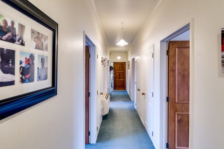 Photo of property in 2412 Kahuranaki Road, Elsthorpe, Havelock North, 4295